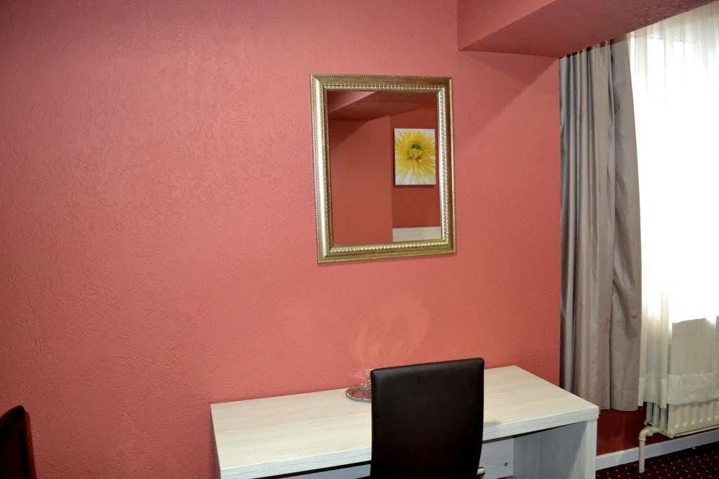 Hotel Auberge Van Strombeek Jette Eksteriør bilde